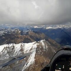 Flugwegposition um 13:40:37: Aufgenommen in der Nähe von Spiss, Österreich in 3017 Meter